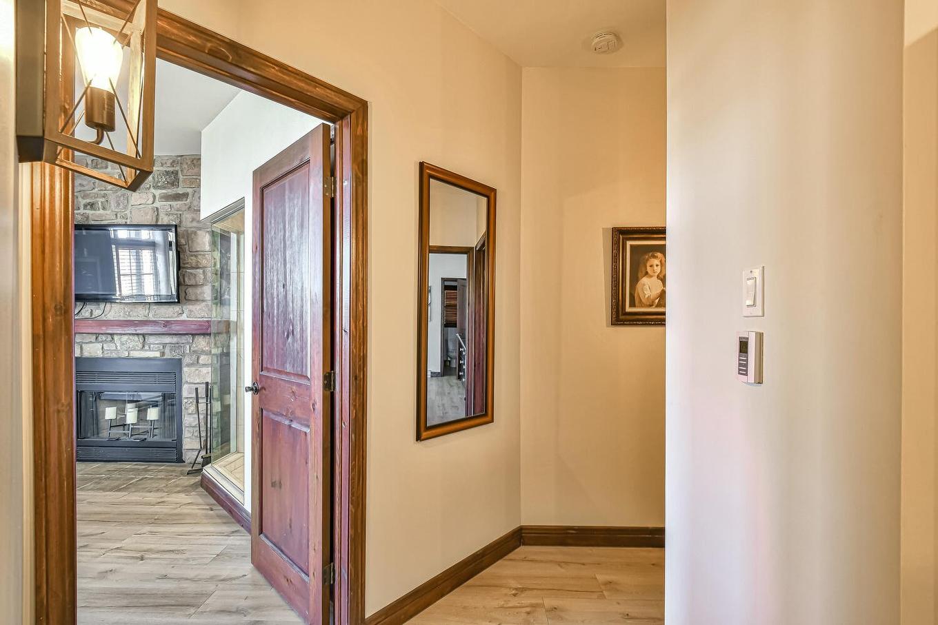 Corridor - 4-250 Rue Du Mont-Plaisant, Mont-Tremblant, QC - Indoor Photo Showing Other Room