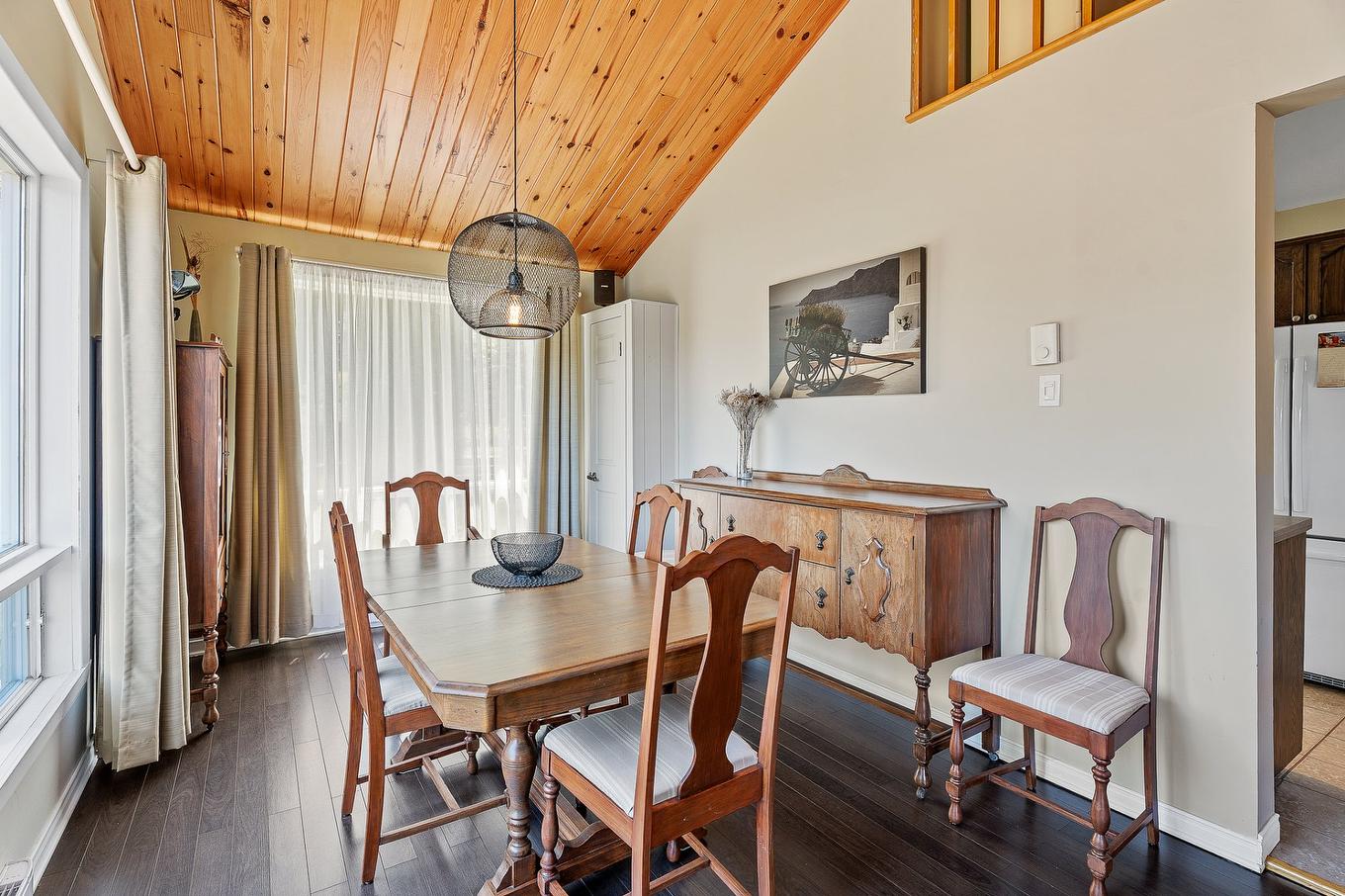 Salle à manger - 64 Ch. Du Lac-Brunet, Sainte-Agathe-Des-Monts, QC - Indoor Photo Showing Dining Room