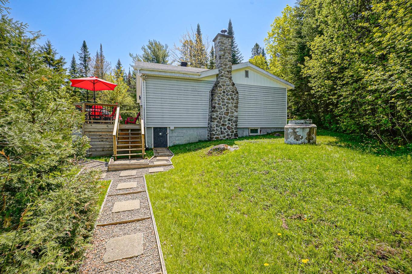 Cour - 64 Ch. Du Lac-Brunet, Sainte-Agathe-Des-Monts, QC - Outdoor