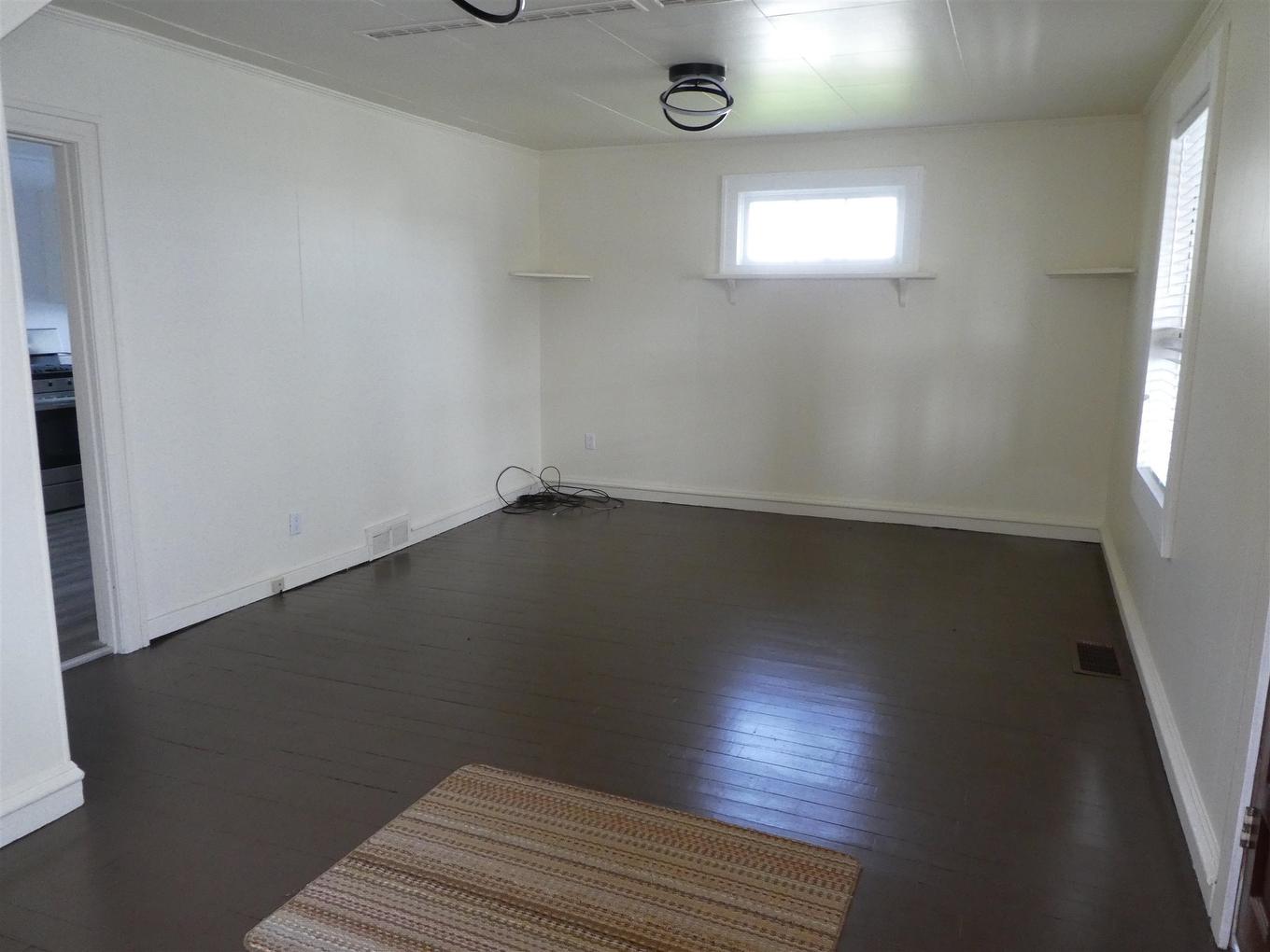 204 Second Ave Sw, Geraldton, ON - Indoor Photo Showing Other Room