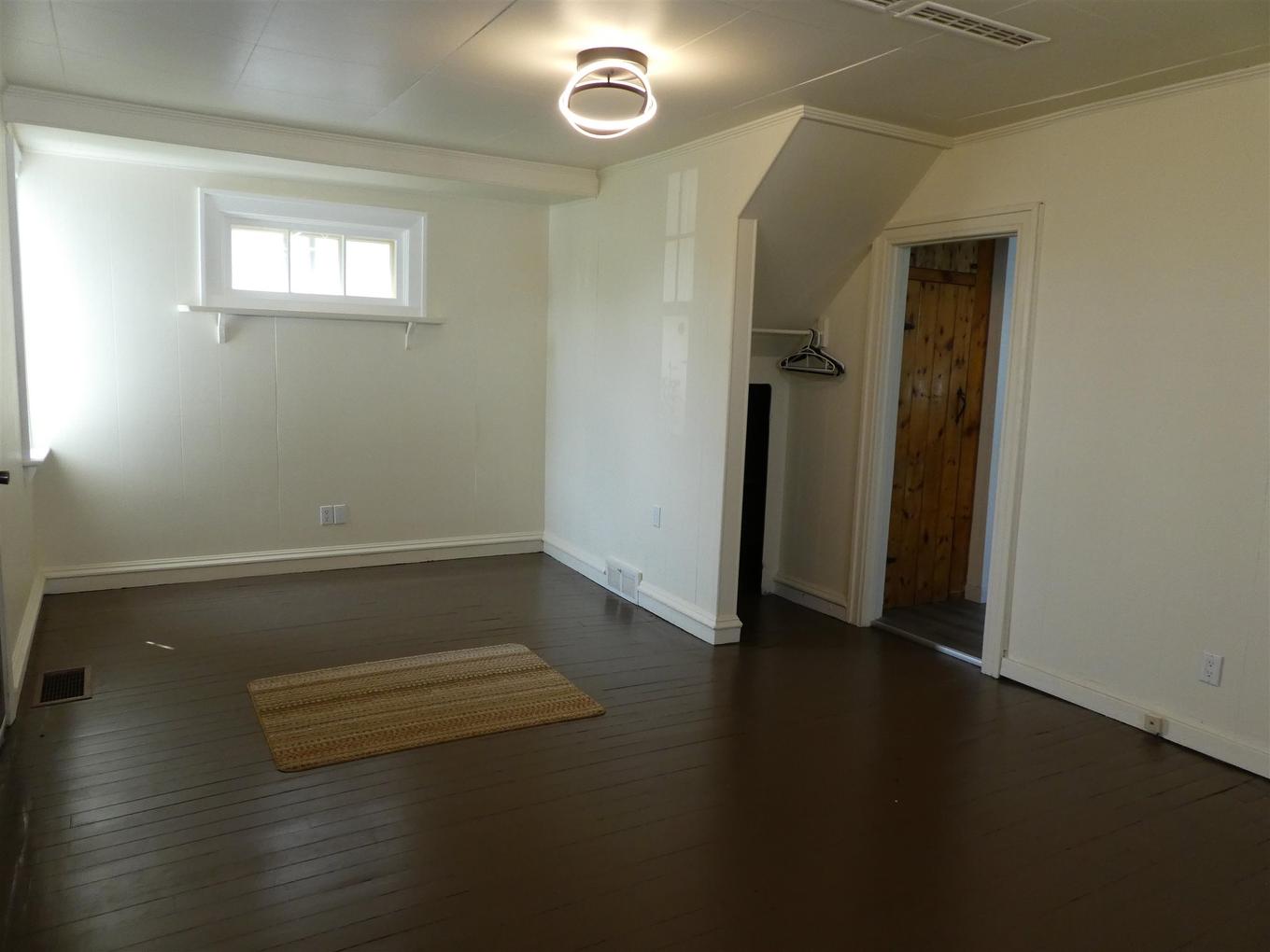 204 Second Ave Sw, Geraldton, ON - Indoor Photo Showing Other Room