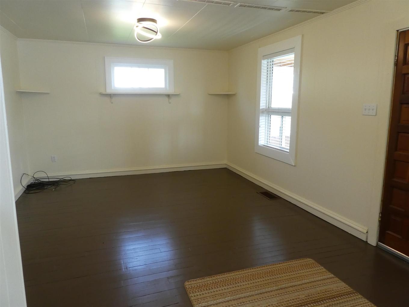 204 Second Ave Sw, Geraldton, ON - Indoor Photo Showing Other Room