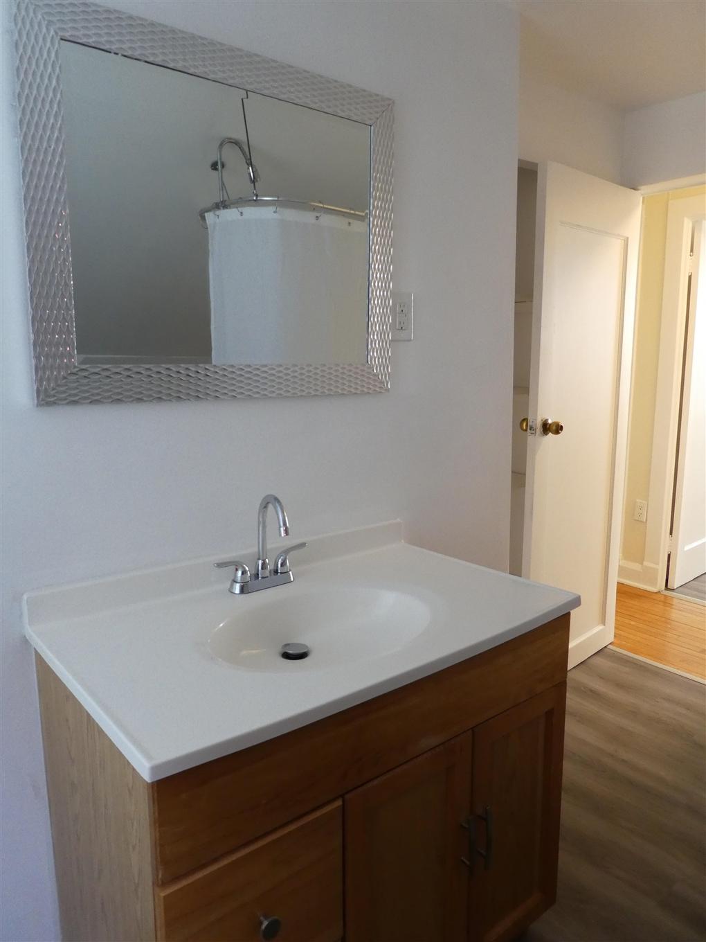 204 Second Ave Sw, Geraldton, ON - Indoor Photo Showing Bathroom