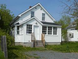 204 Second Ave SW Geraldton, ON P0T 1M0