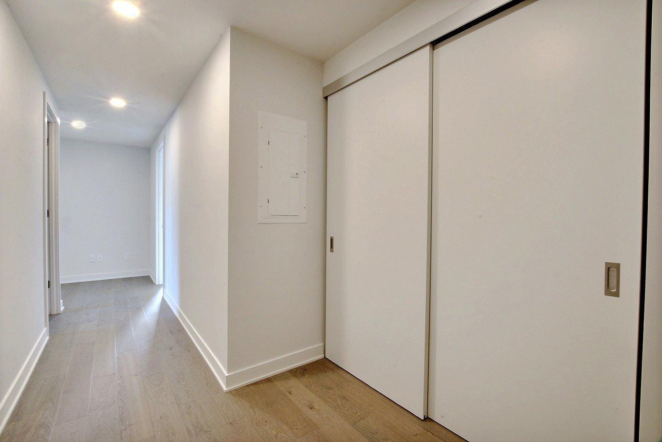 Hall - 2202-1188 Rue St-Antoine O., Montréal (Ville-Marie), QC - Indoor Photo Showing Other Room