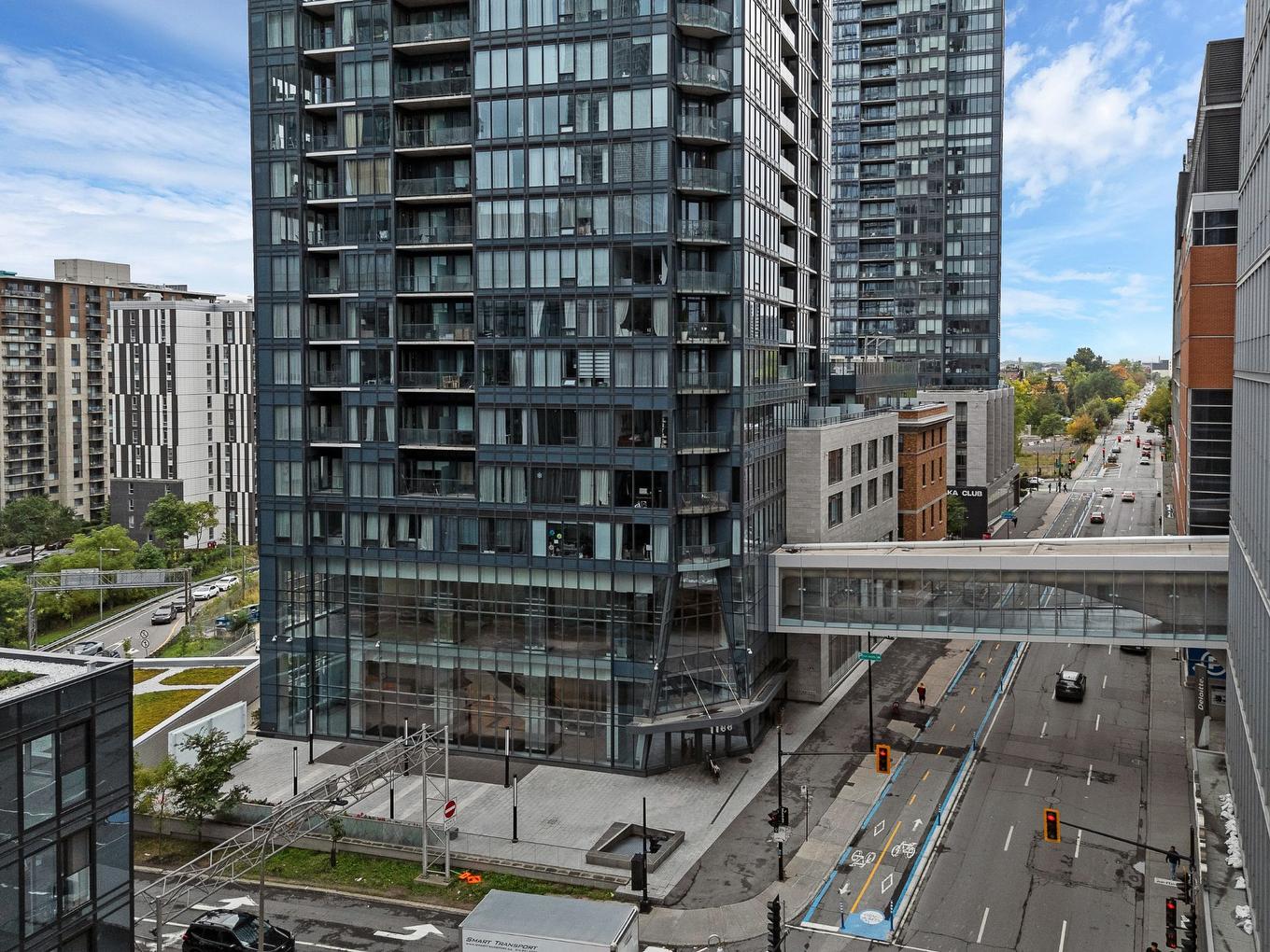 Aerial photo - 2202-1188 Rue St-Antoine O., Montréal (Ville-Marie), QC - Outdoor With Facade