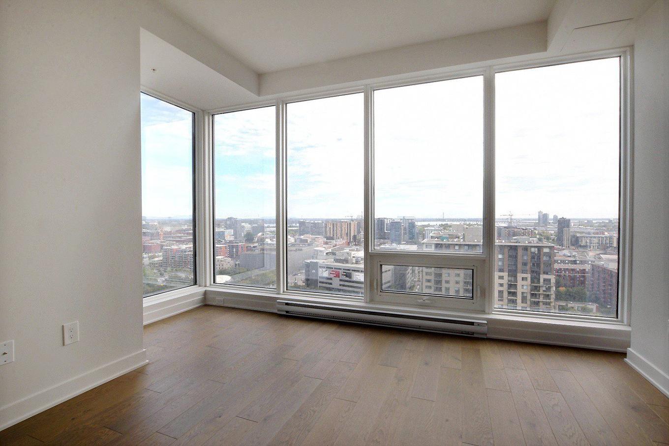 Primary bedroom - 2202-1188 Rue St-Antoine O., Montréal (Ville-Marie), QC - Indoor Photo Showing Other Room