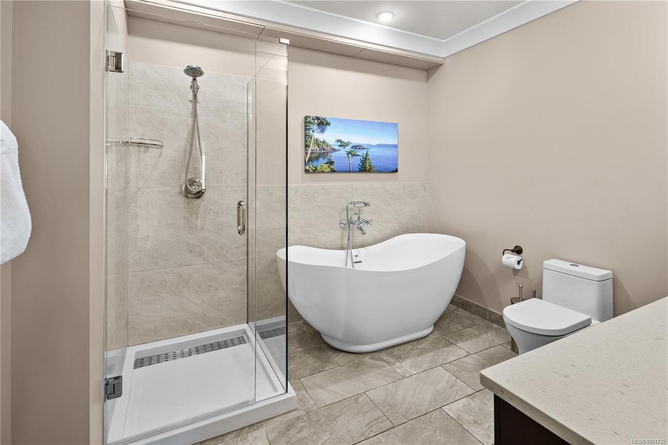 42B-1000 Sookepoint Pl, Sooke, BC - Indoor Photo Showing Bathroom