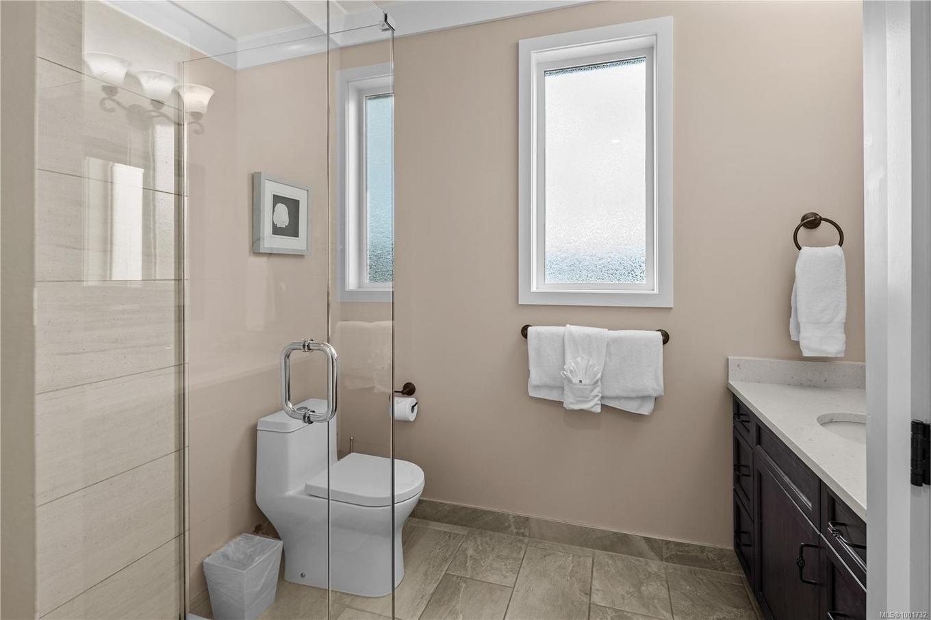 42B-1000 Sookepoint Pl, Sooke, BC - Indoor Photo Showing Bathroom