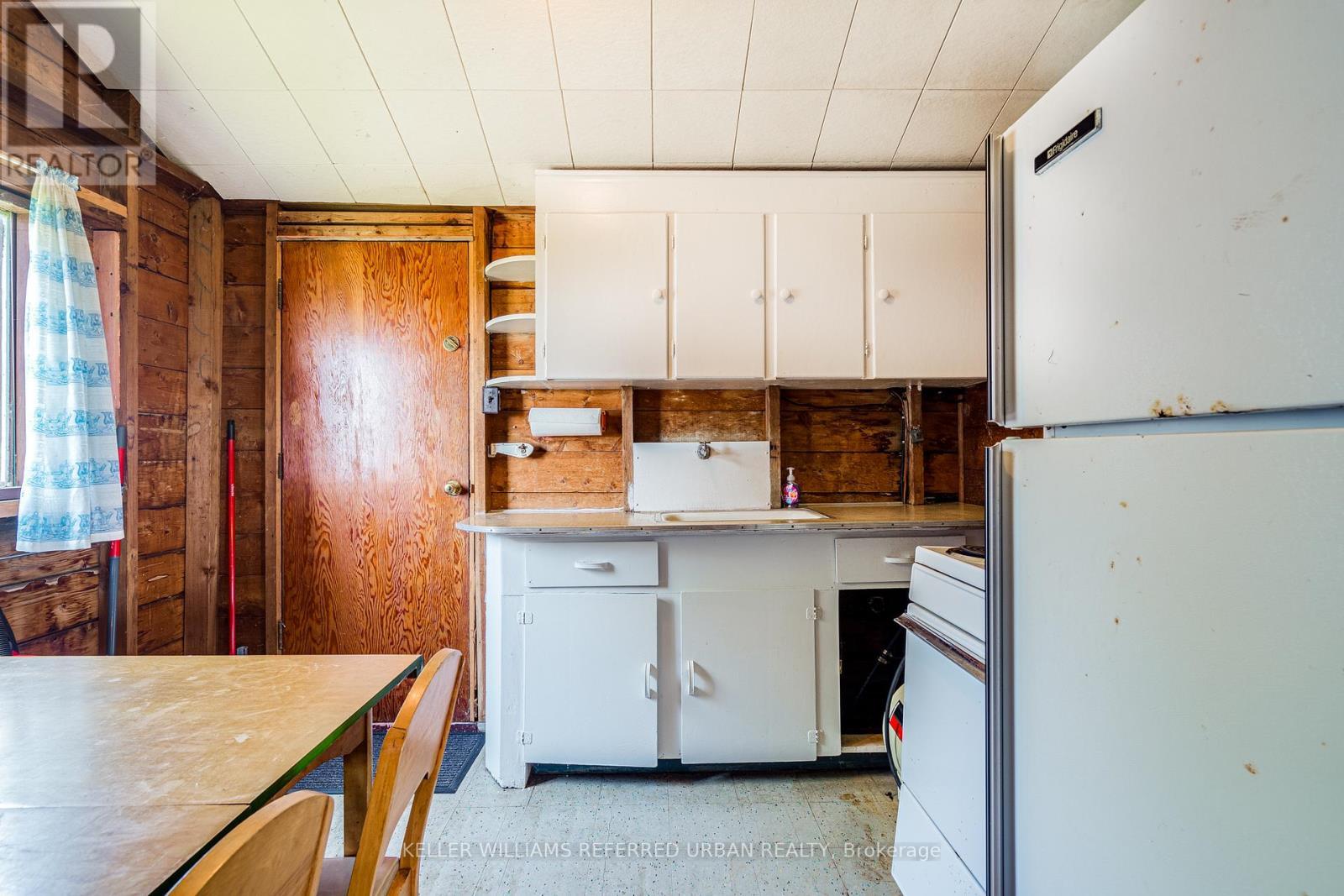 845 Lakeshore Road, Haldimand, ON - Indoor Photo Showing Kitchen