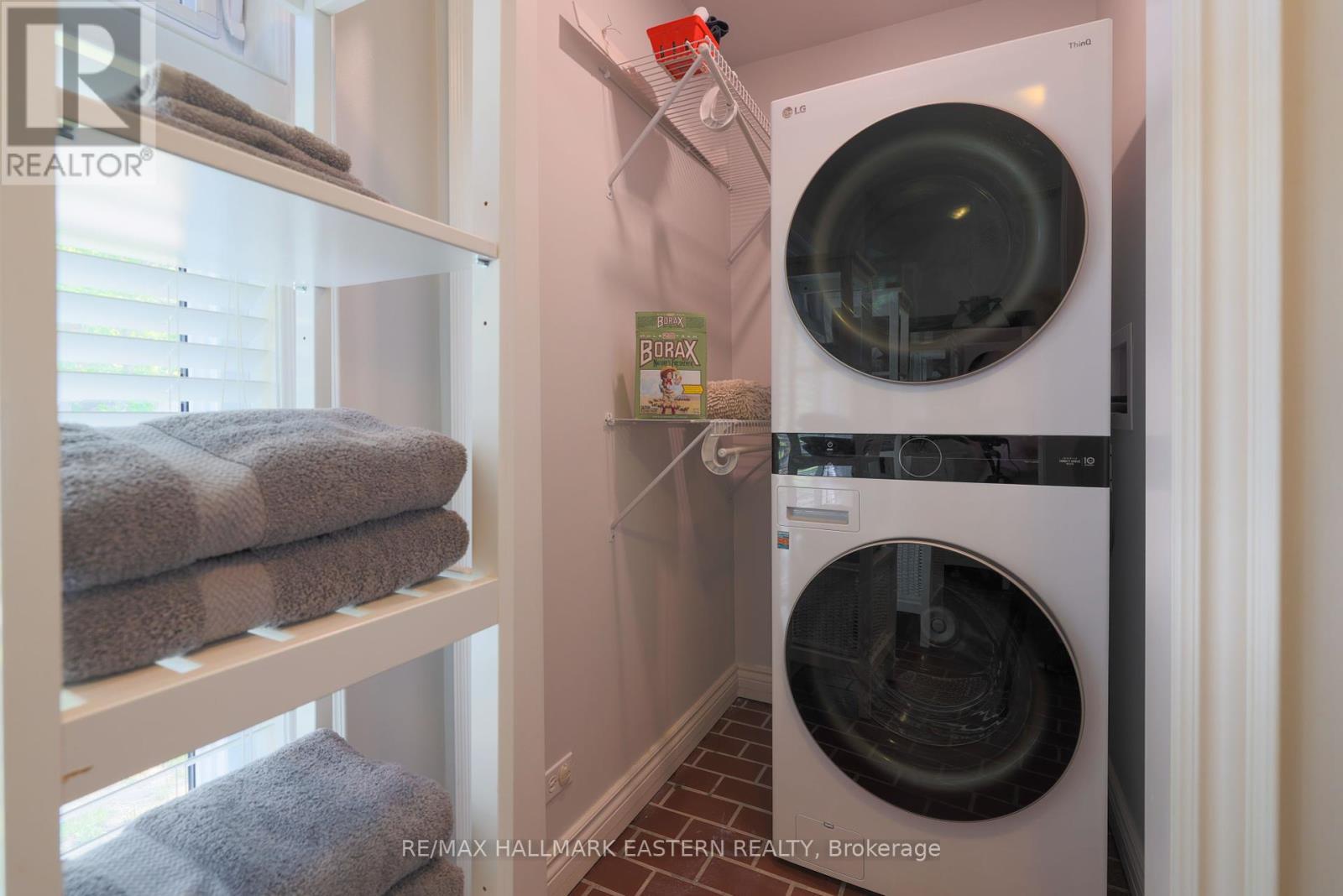 2310 Salmon Bay Road, Douro-Dummer, ON - Indoor Photo Showing Laundry Room