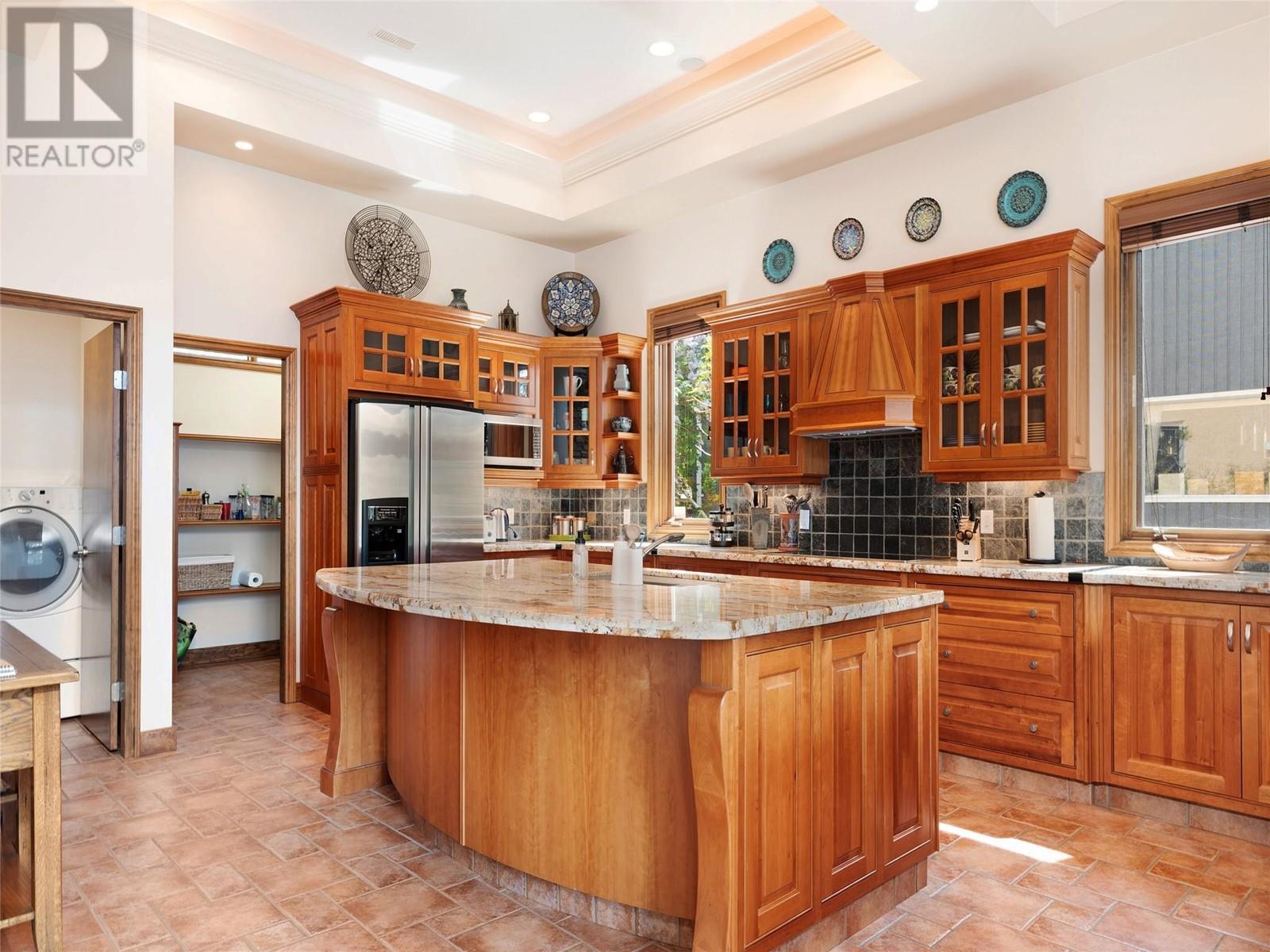 9900 Eastside Road Unit# 9, Vernon, BC - Indoor Photo Showing Kitchen