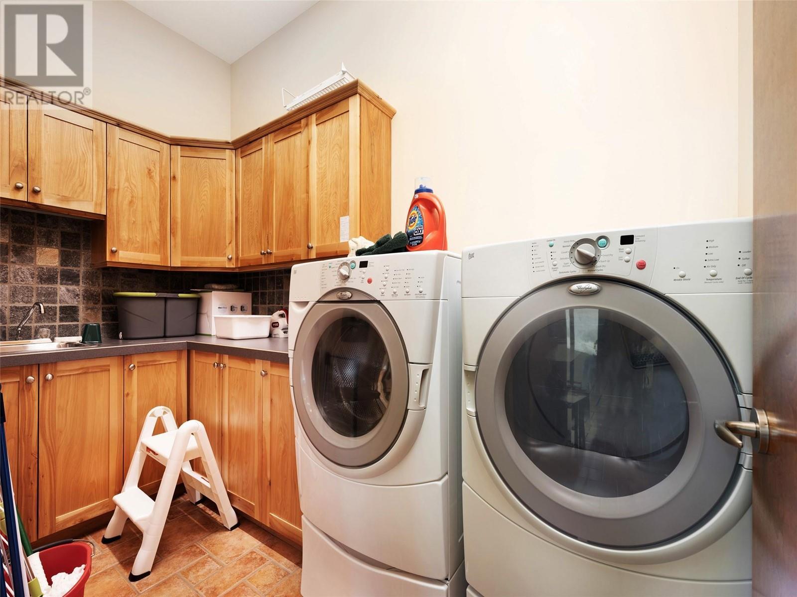 Main Floor - 9900 Eastside Road Unit# 9, Vernon, BC - Indoor Photo Showing Laundry Room