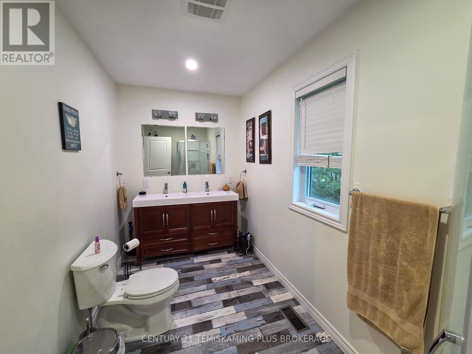 794022 Island Road, Charlton And Dack, ON - Indoor Photo Showing Bathroom