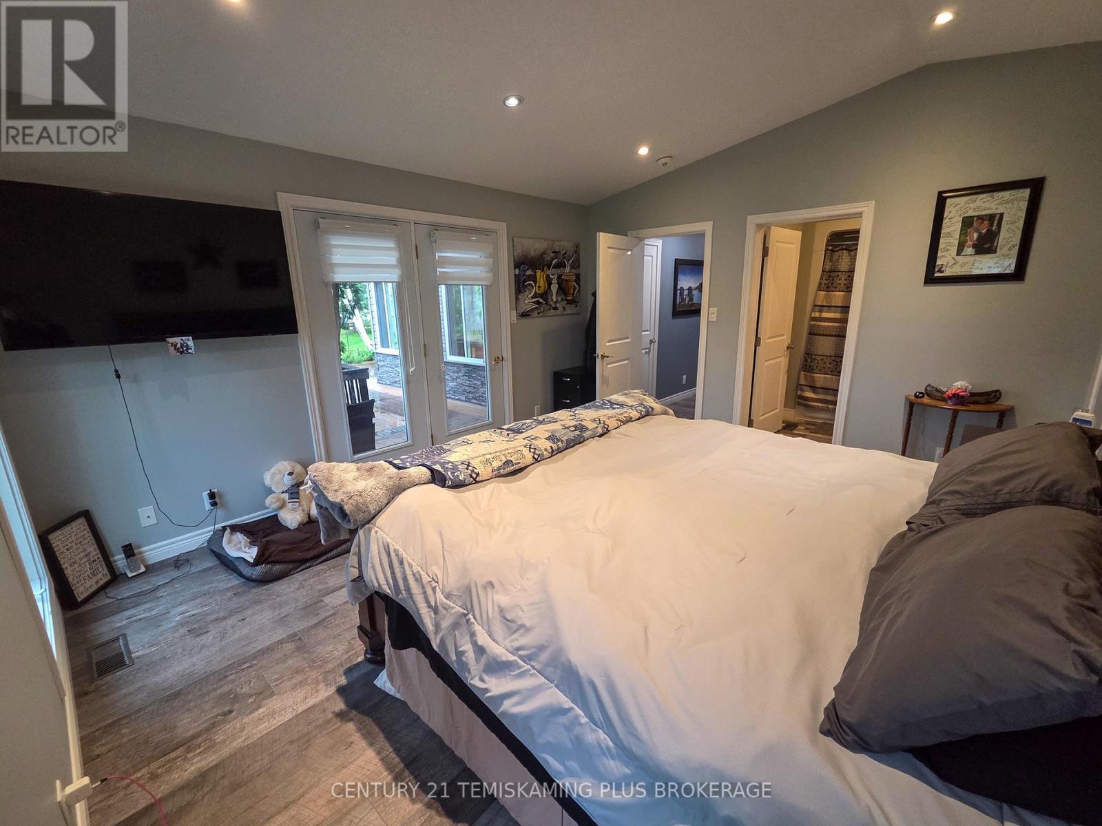 794022 Island Road, Charlton And Dack, ON - Indoor Photo Showing Bedroom