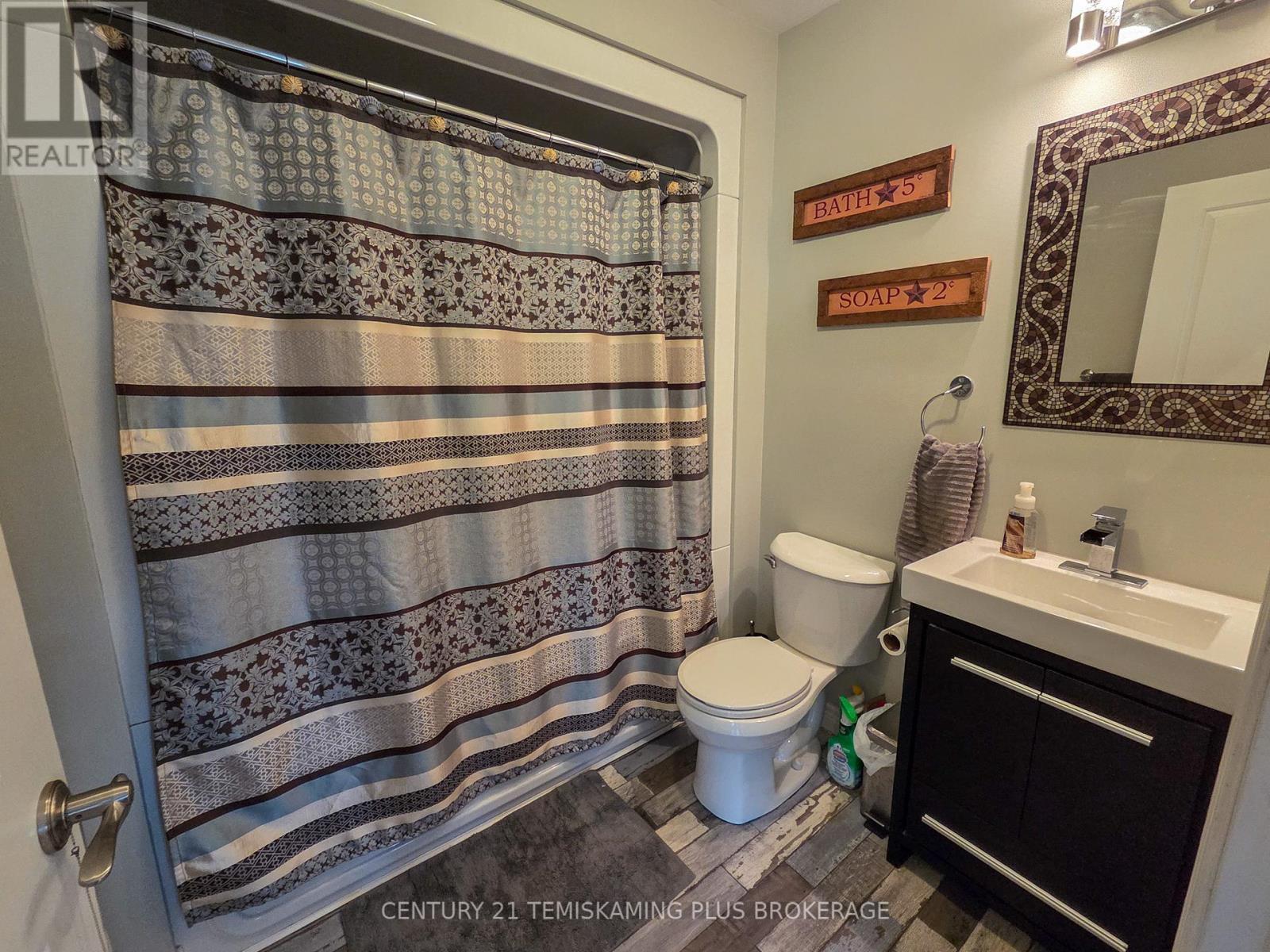 794022 Island Road, Charlton And Dack, ON - Indoor Photo Showing Bathroom