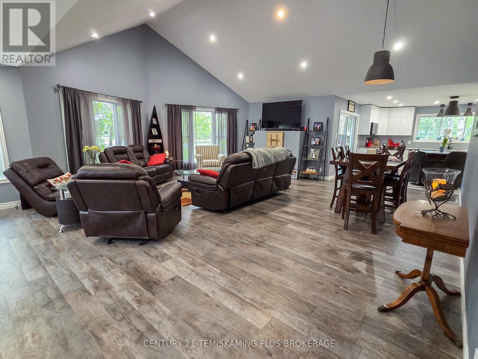 794022 Island Road, Charlton And Dack, ON - Indoor Photo Showing Other Room