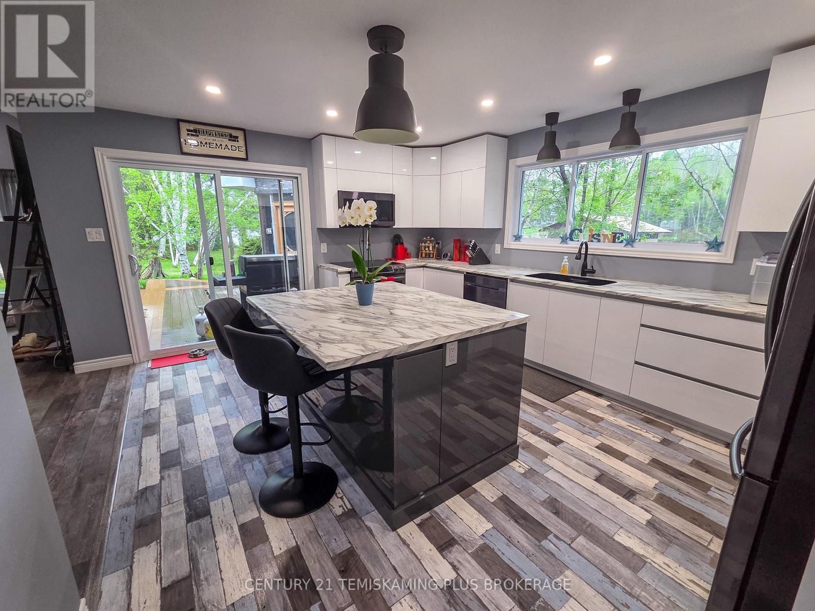 794022 Island Road, Charlton And Dack, ON - Indoor