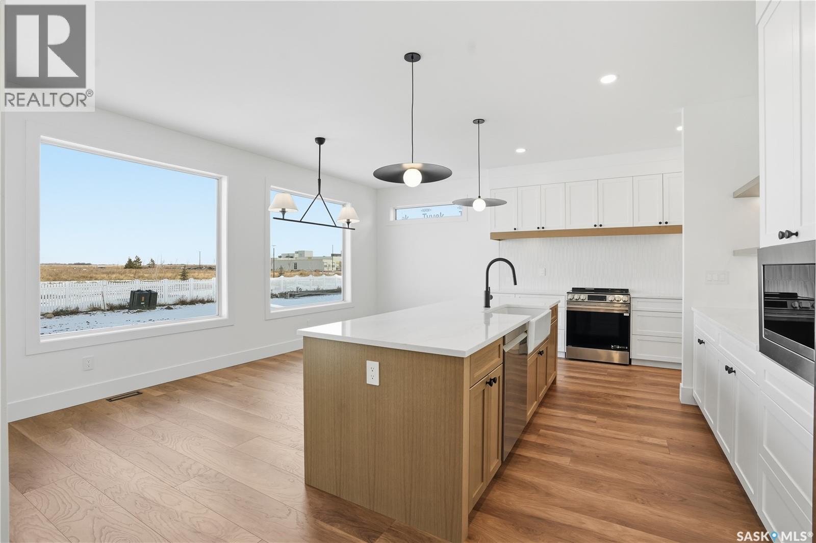 436 Augusta Boulevard, Warman, SK - Indoor Photo Showing Kitchen With Upgraded Kitchen