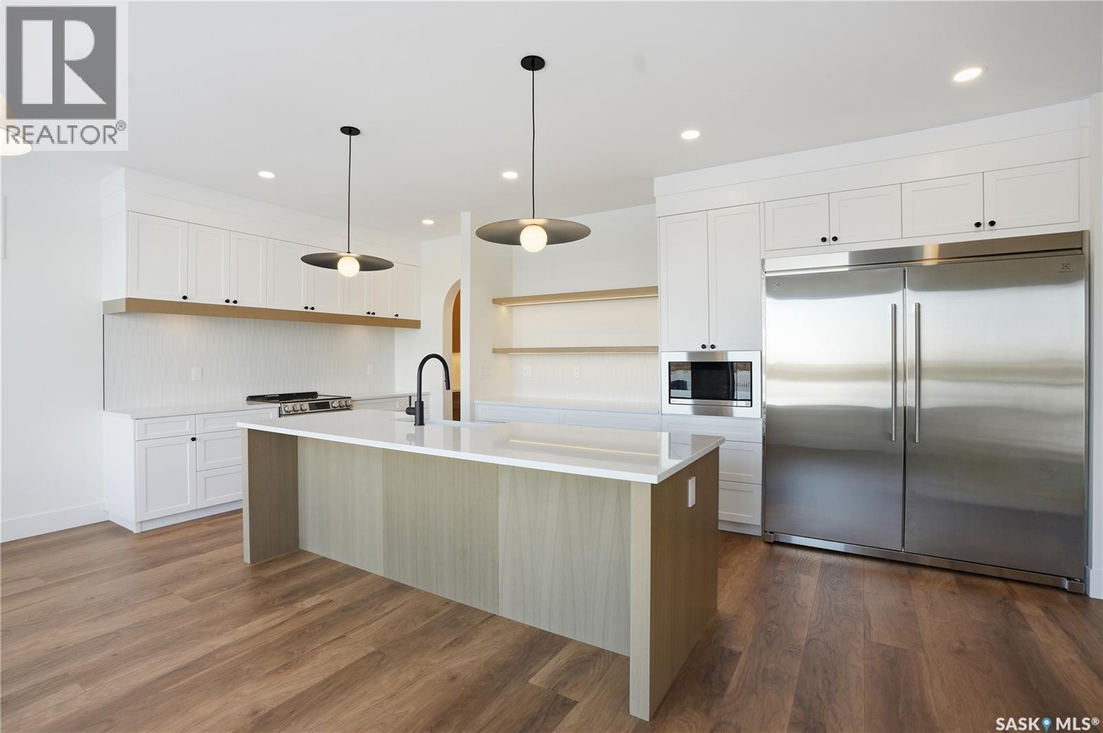 436 Augusta Boulevard, Warman, SK - Indoor Photo Showing Kitchen With Upgraded Kitchen