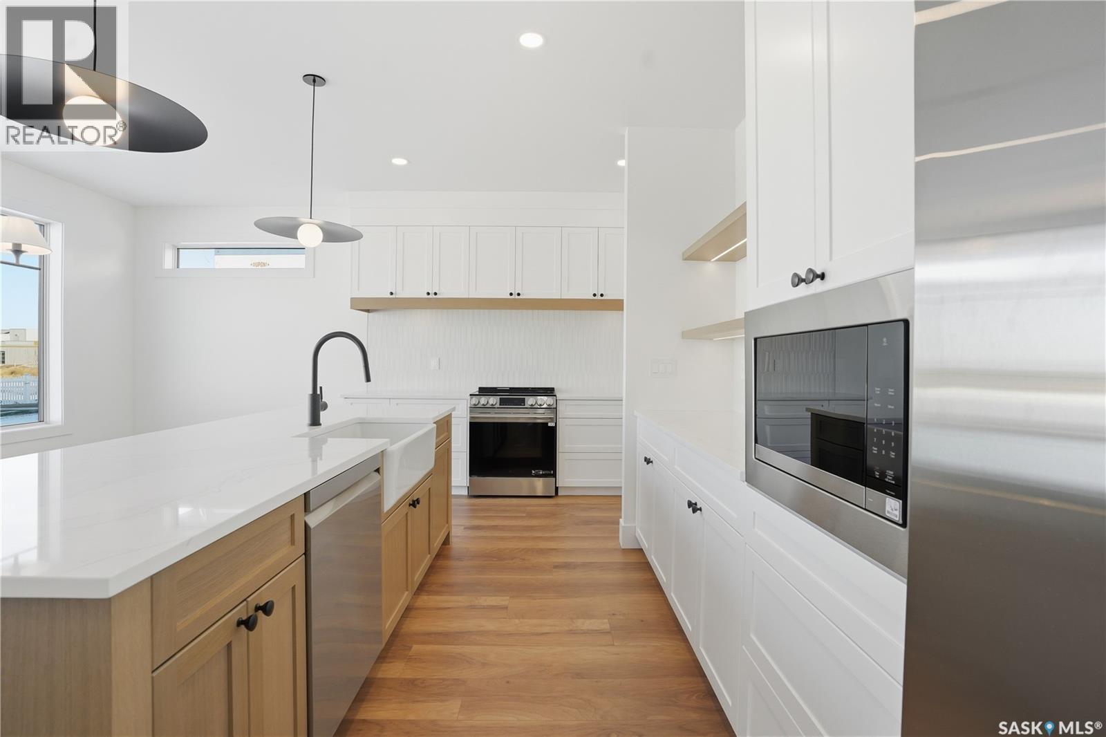436 Augusta Boulevard, Warman, SK - Indoor Photo Showing Kitchen With Upgraded Kitchen