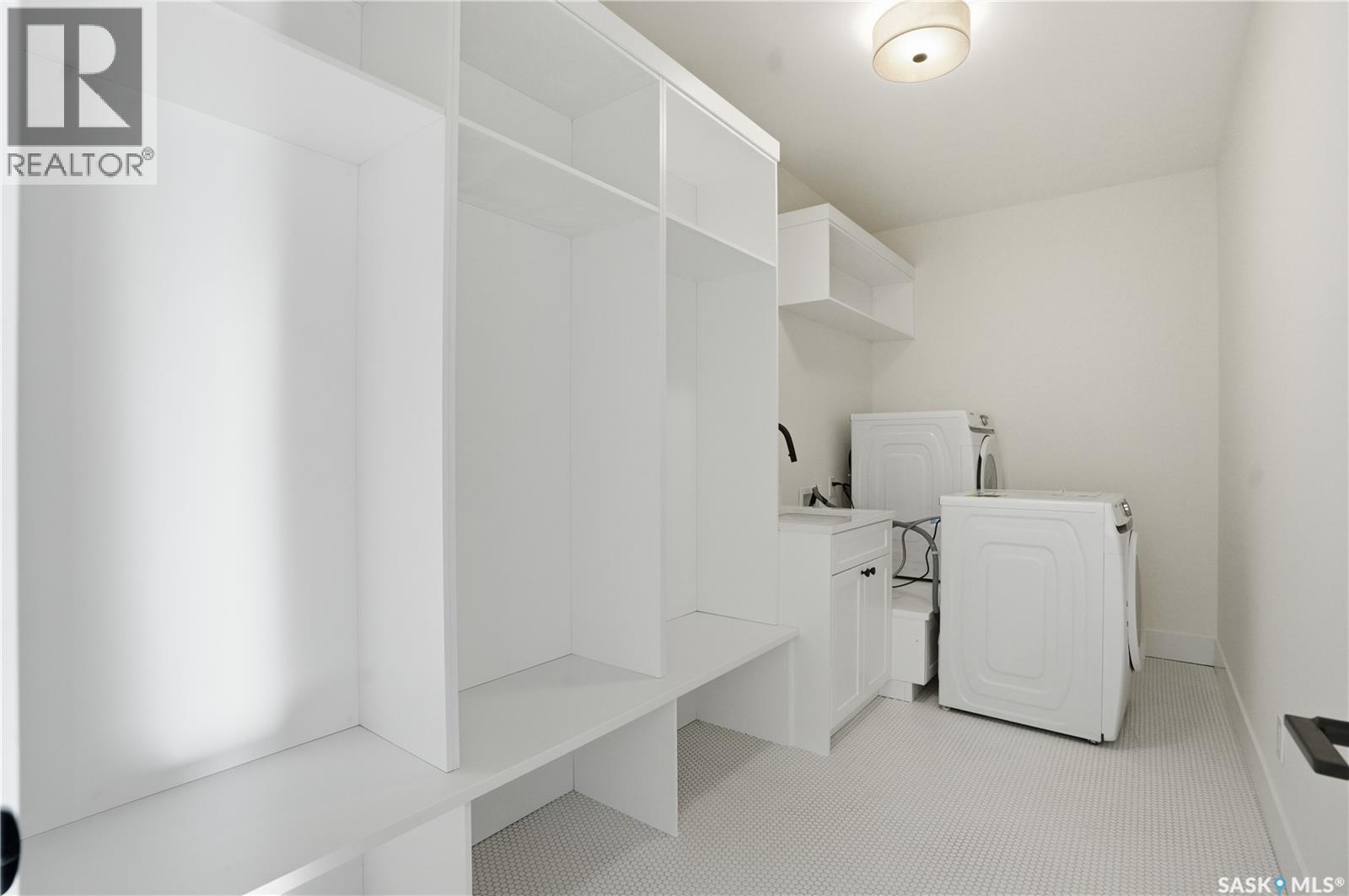 436 Augusta Boulevard, Warman, SK - Indoor Photo Showing Laundry Room