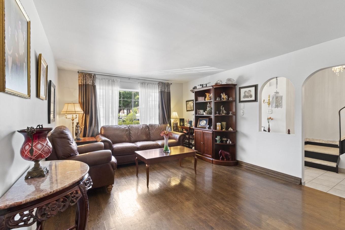 Salon - 6790 Rue St-Zotique E., Montréal (Mercier/Hochelaga-Maisonneuve), QC - Indoor Photo Showing Living Room