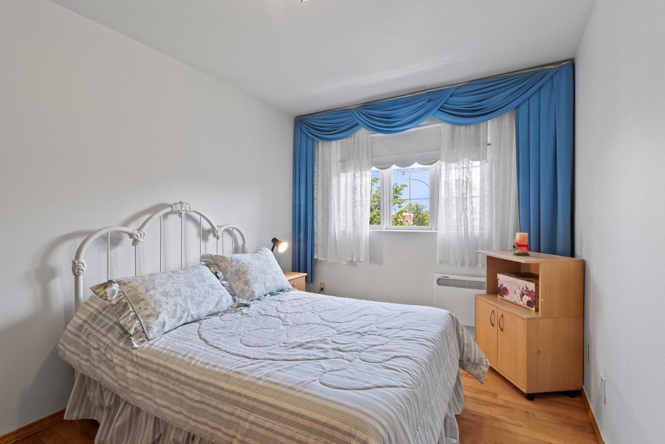 Chambre à coucher - 6790 Rue St-Zotique E., Montréal (Mercier/Hochelaga-Maisonneuve), QC - Indoor Photo Showing Bedroom