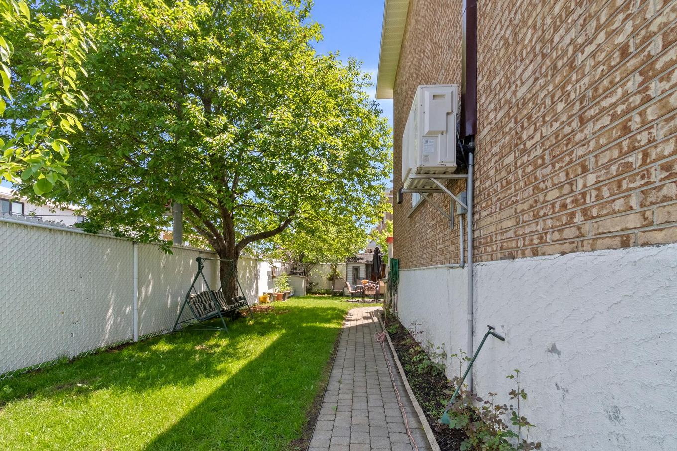 Cour - 6790 Rue St-Zotique E., Montréal (Mercier/Hochelaga-Maisonneuve), QC - Outdoor