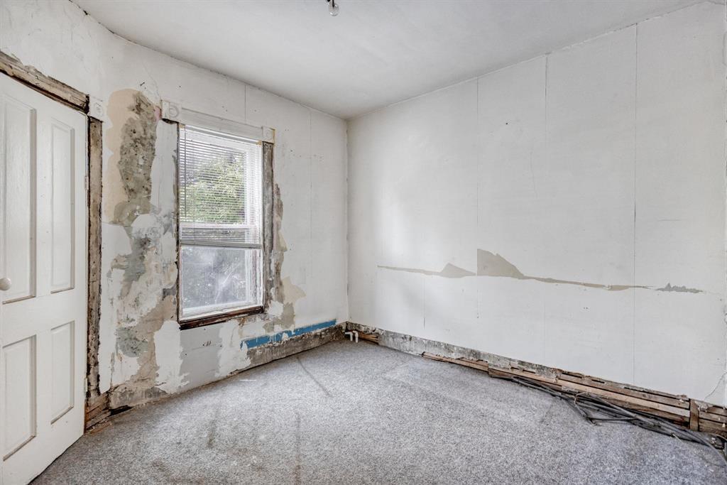 368 Redwood Avenue, Winnipeg, MB - Indoor Photo Showing Other Room