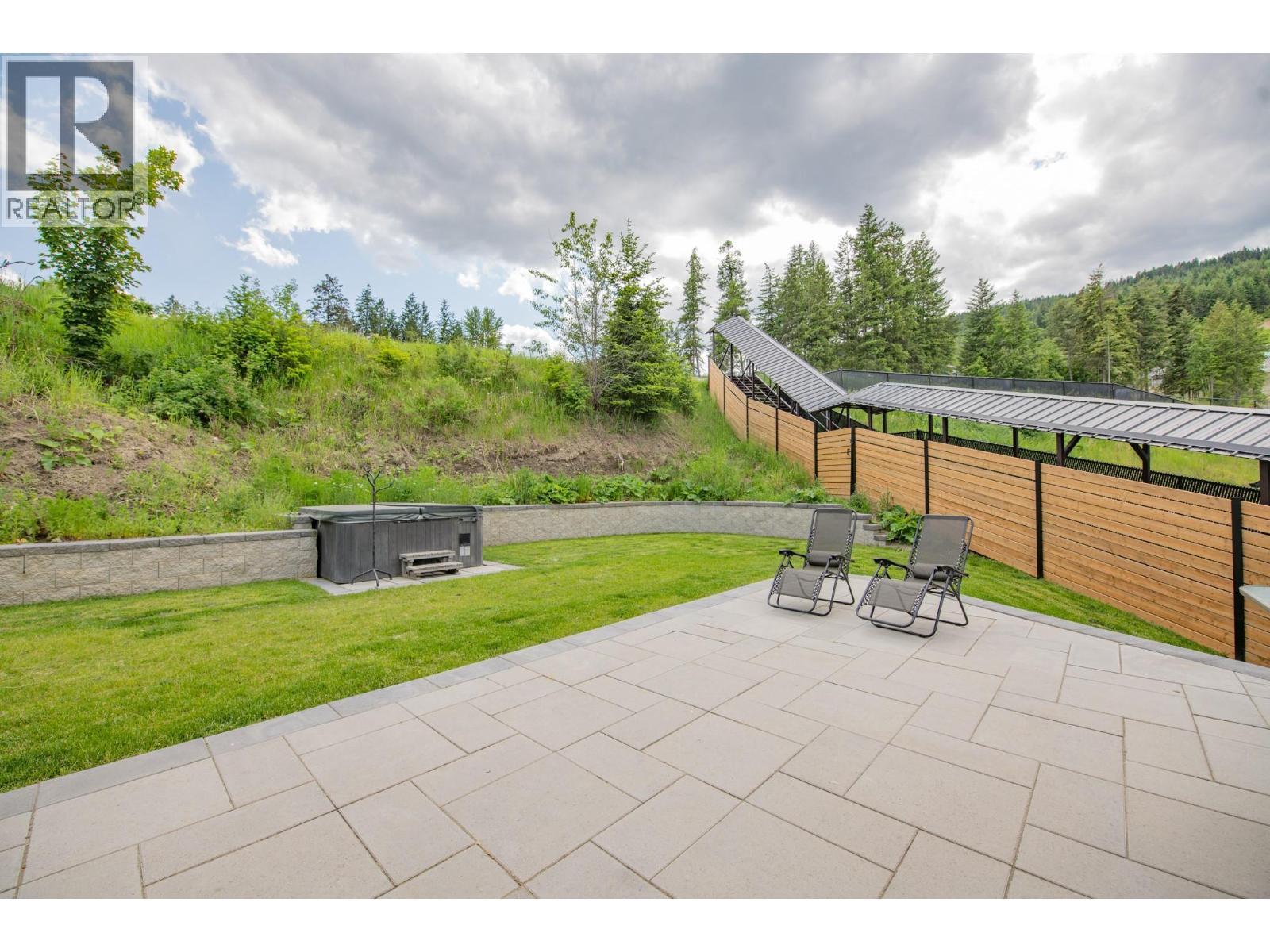 2224 Linea Crescent, Lumby, BC - Outdoor