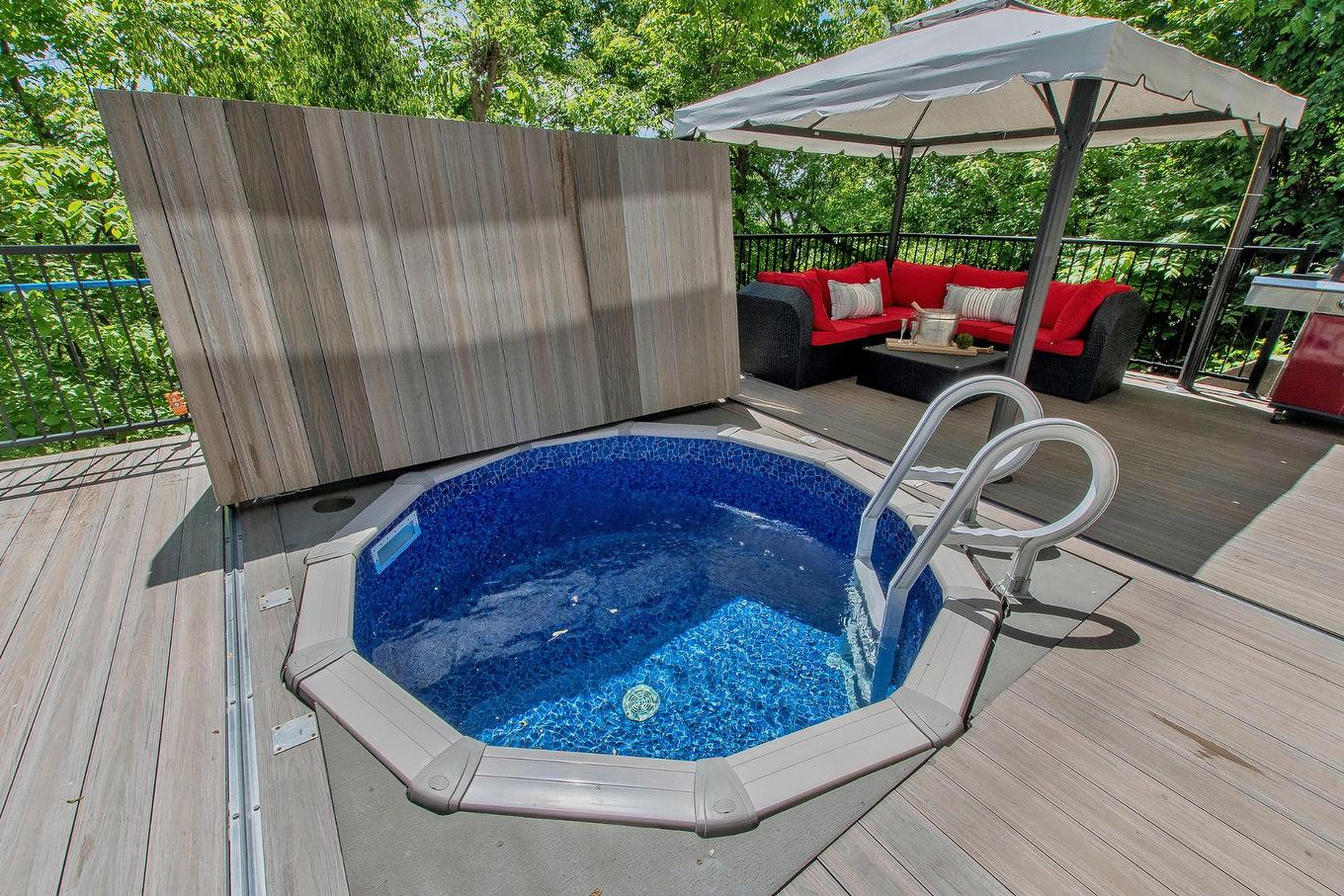 Piscine - 3870 Boul. Lévesque E., Laval (Duvernay), QC - Outdoor With In Ground Pool With Deck Patio Veranda