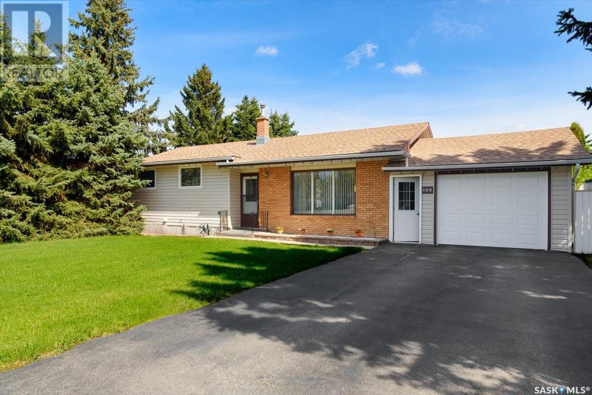 109 Charles Crescent, Balcarres, SK - Outdoor
