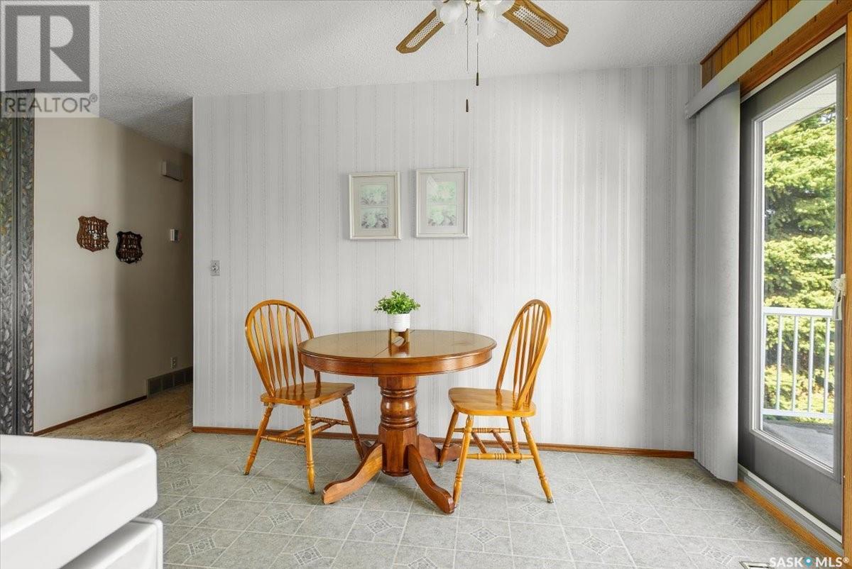 109 Charles Crescent, Balcarres, SK - Indoor Photo Showing Dining Room