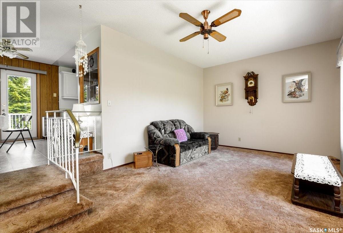 109 Charles Crescent, Balcarres, SK - Indoor