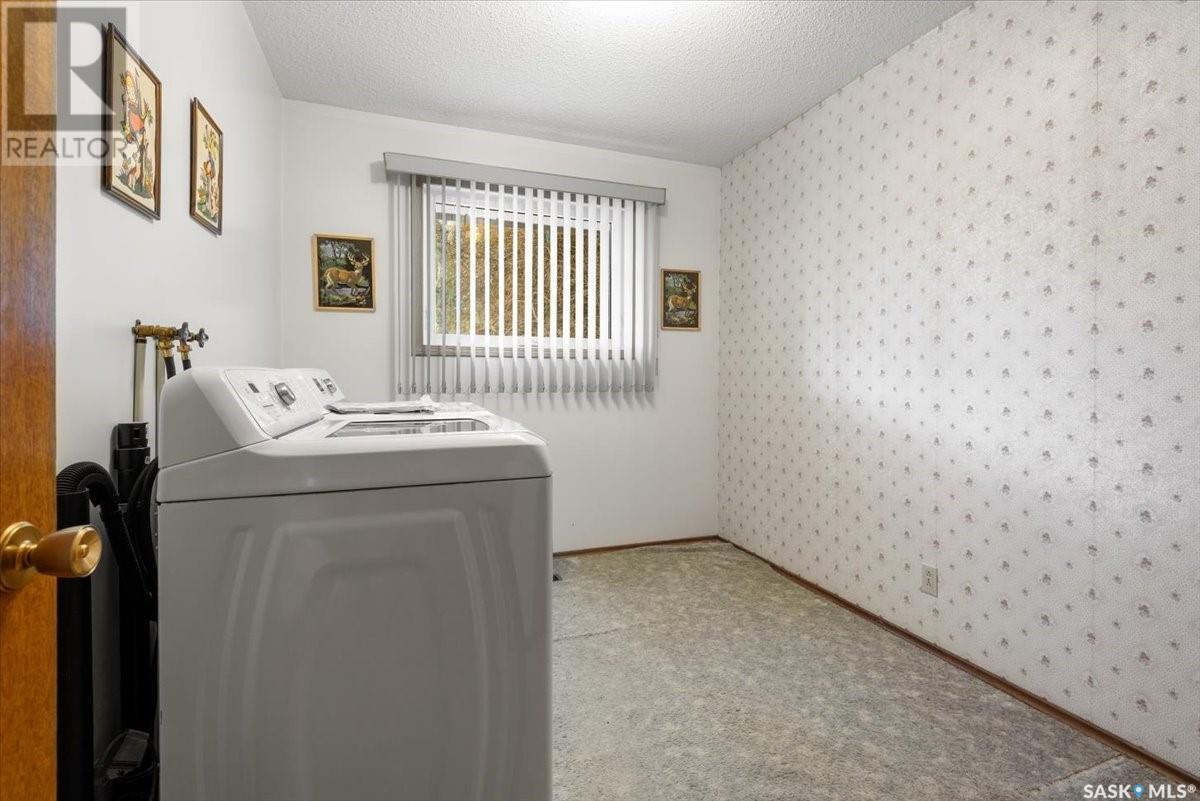 109 Charles Crescent, Balcarres, SK - Indoor Photo Showing Laundry Room