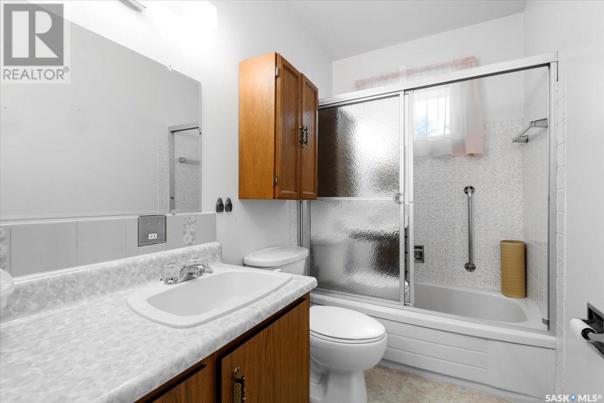 109 Charles Crescent, Balcarres, SK - Indoor Photo Showing Bathroom