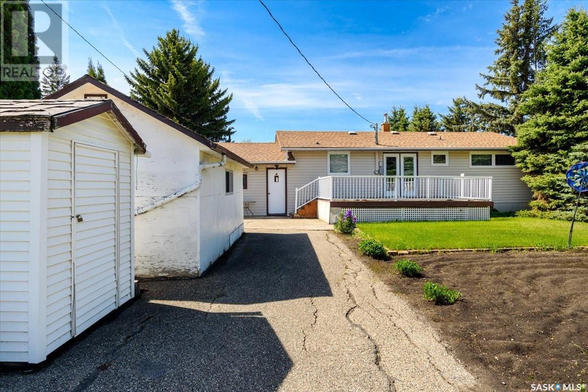 109 Charles Crescent, Balcarres, SK - Outdoor With Deck Patio Veranda