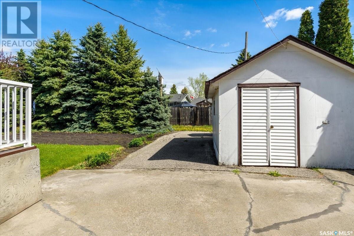 109 Charles Crescent, Balcarres, SK - Outdoor