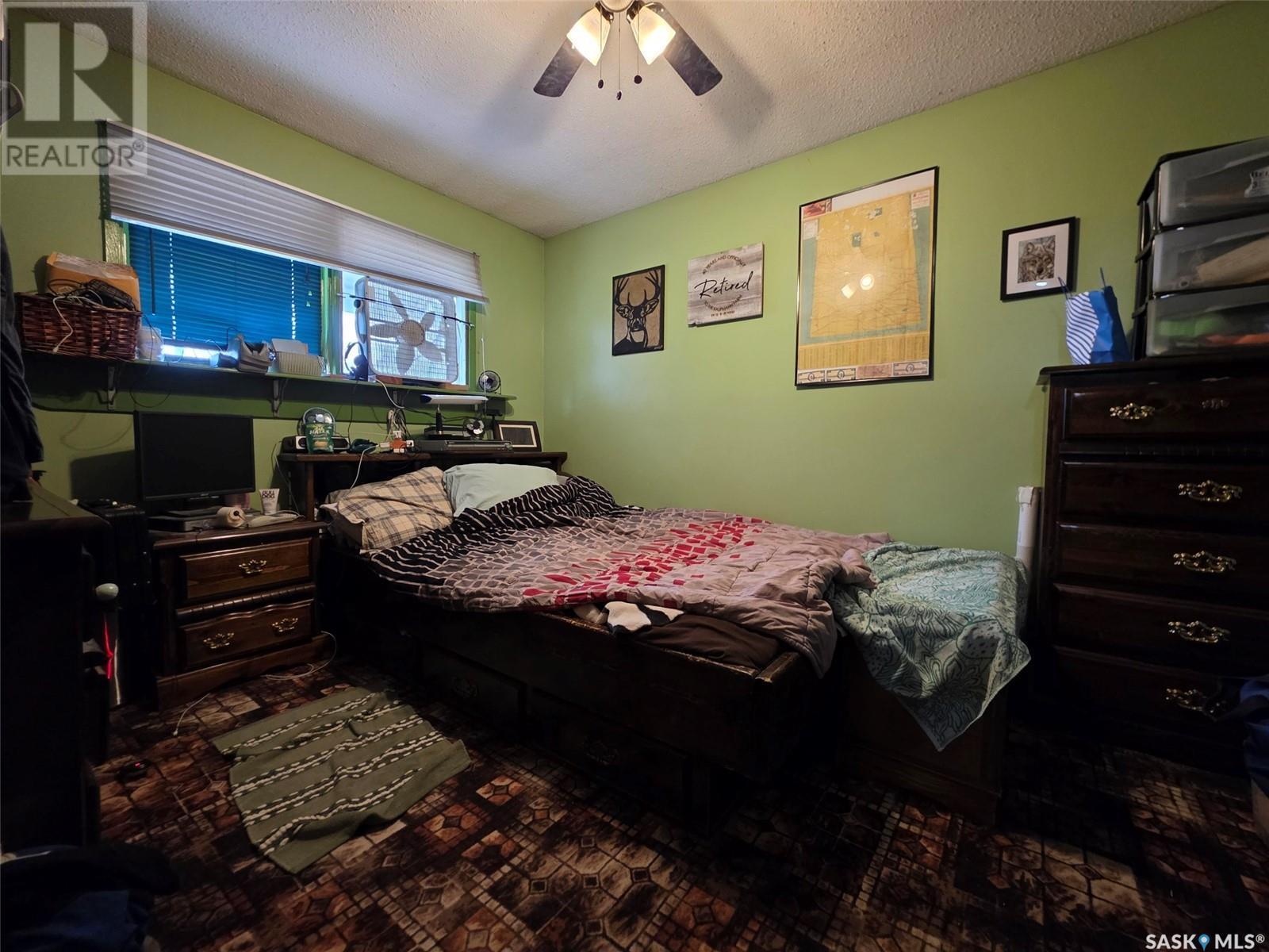 11 Keeler Street, Waldeck, SK - Indoor Photo Showing Bedroom