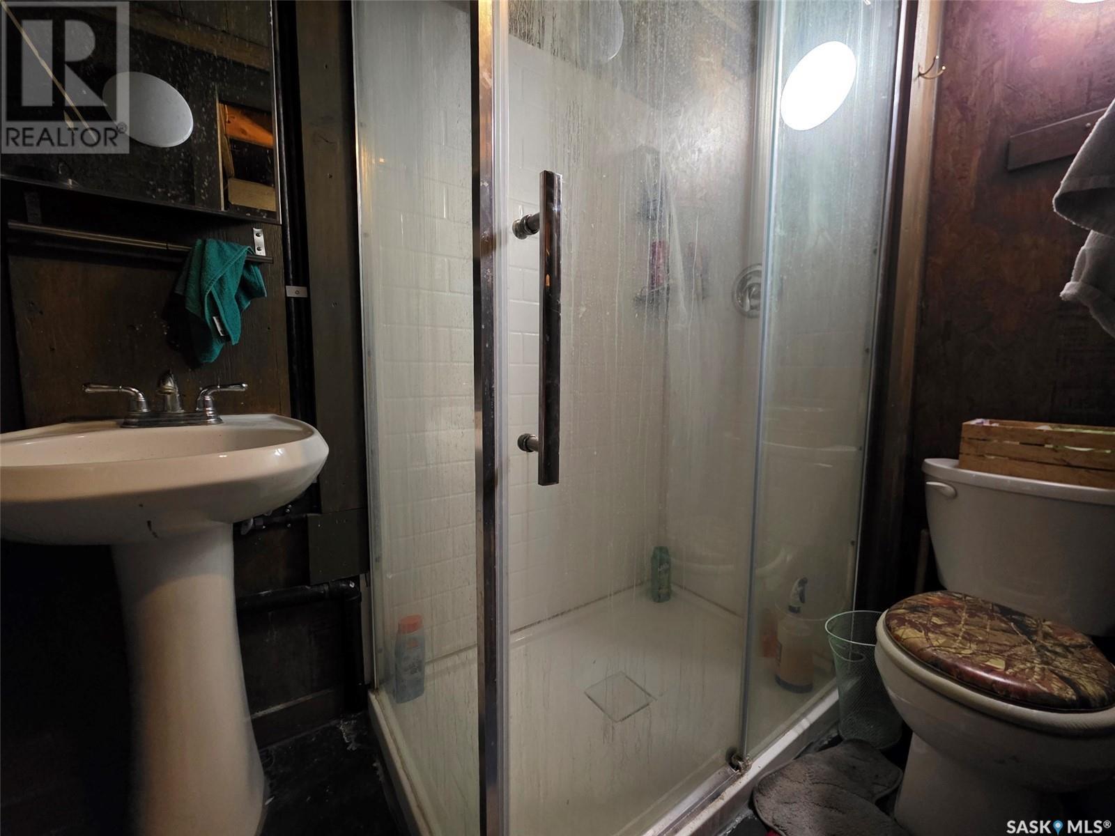11 Keeler Street, Waldeck, SK - Indoor Photo Showing Bathroom