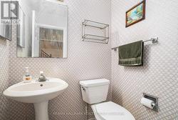 Powder Room Main Lecel -