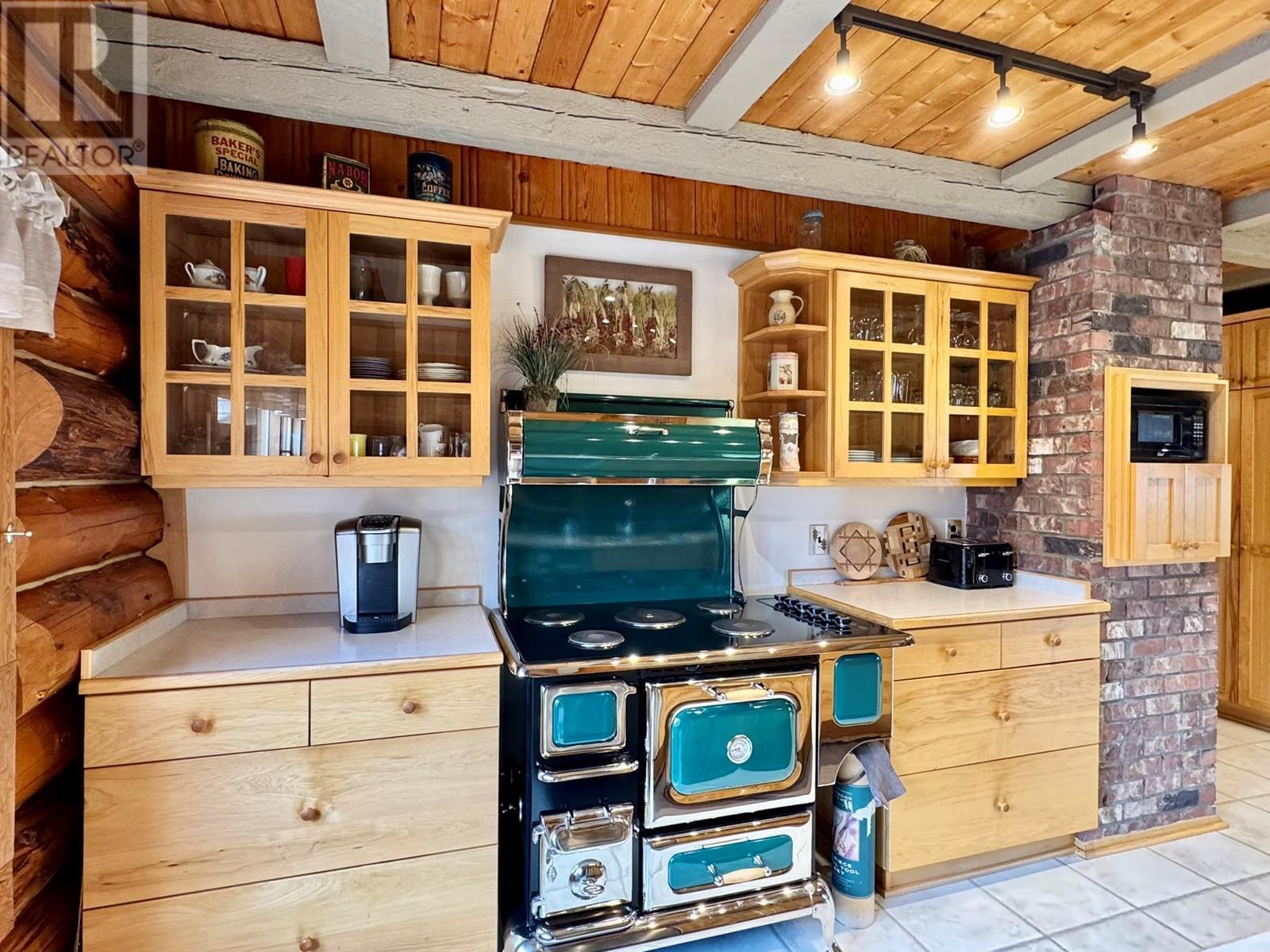 1273 Chasm Road, Clinton, BC - Indoor