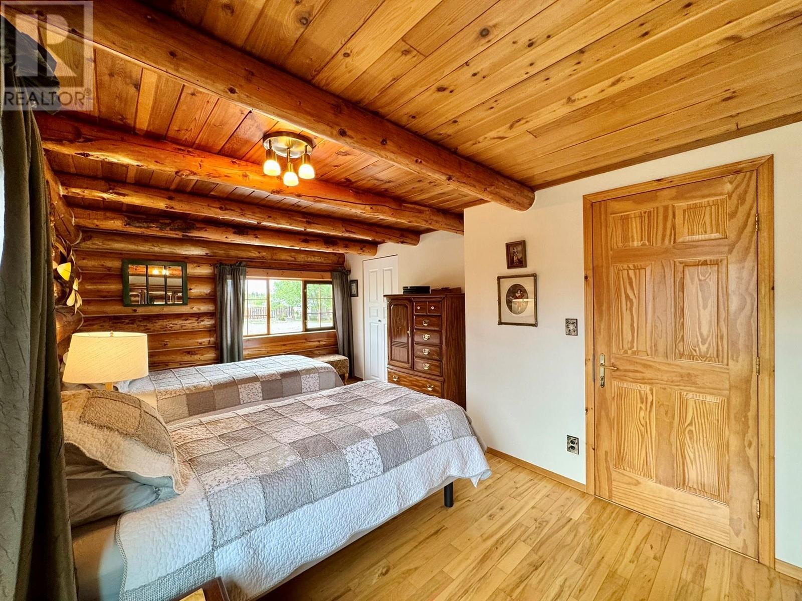 1273 Chasm Road, Clinton, BC - Indoor Photo Showing Bedroom