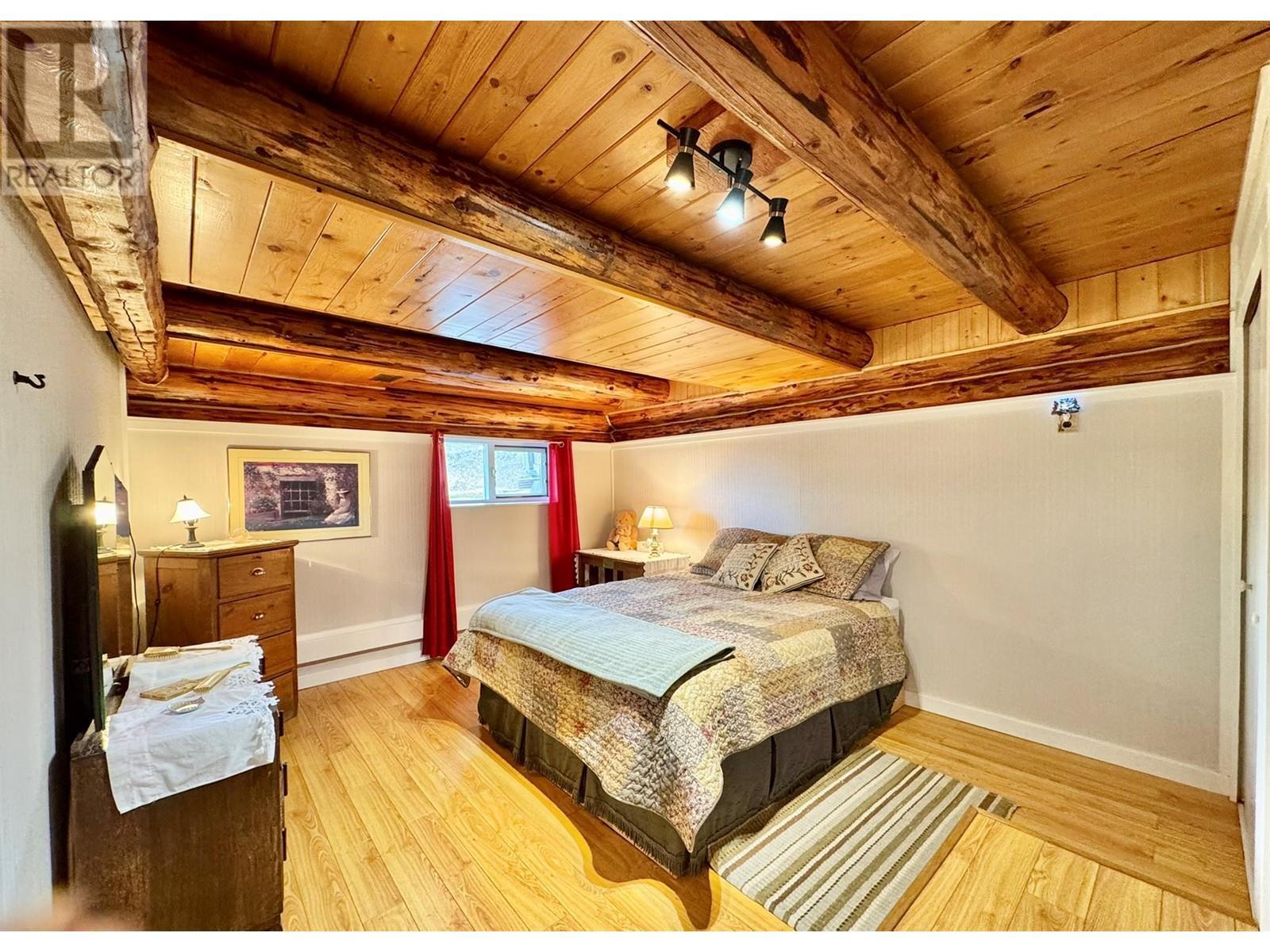1273 Chasm Road, Clinton, BC - Indoor Photo Showing Bedroom