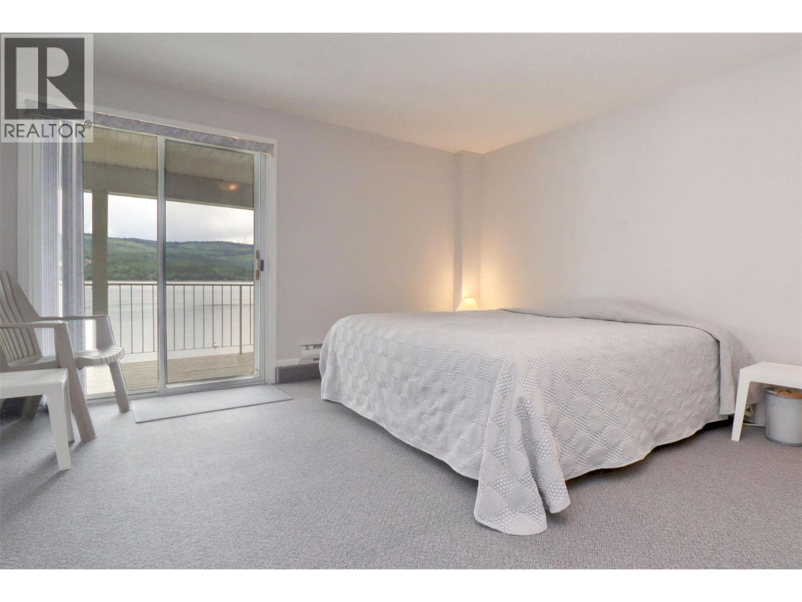 8298 Squilax Anglemont Road, Anglemont, BC - Indoor Photo Showing Bedroom