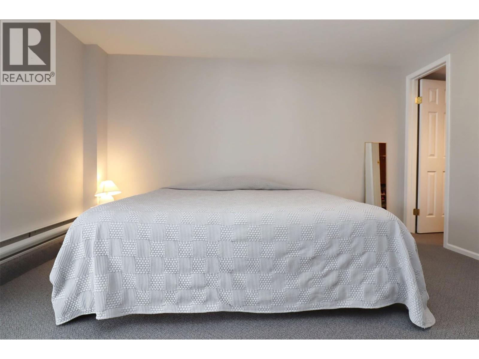 8298 Squilax Anglemont Road, Anglemont, BC - Indoor Photo Showing Bedroom