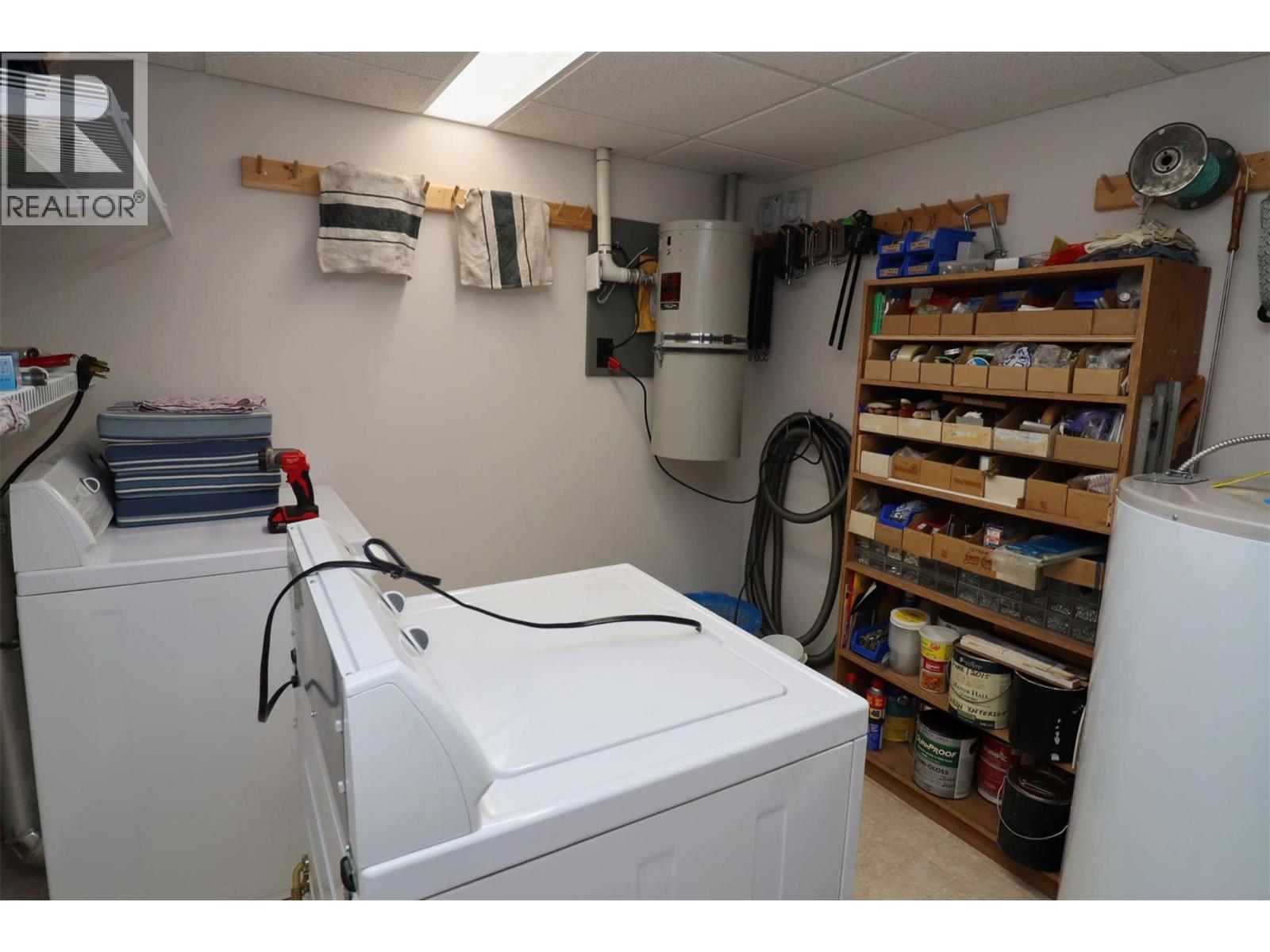 8298 Squilax Anglemont Road, Anglemont, BC - Indoor Photo Showing Laundry Room