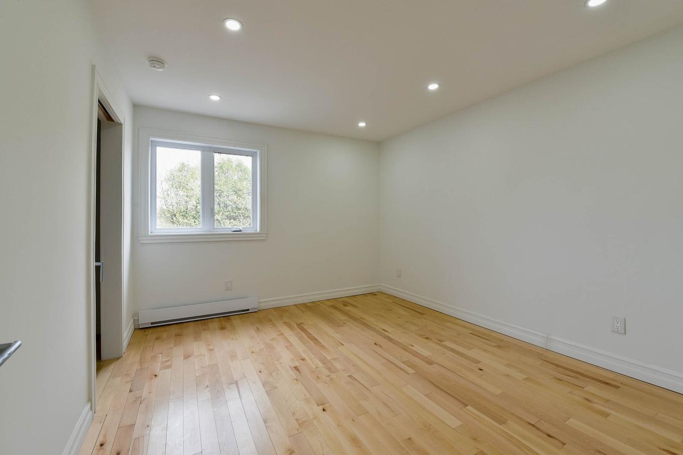 Chambre à coucher principale - 11291 Route Arthur-Sauvé, Mirabel, QC - Indoor Photo Showing Other Room