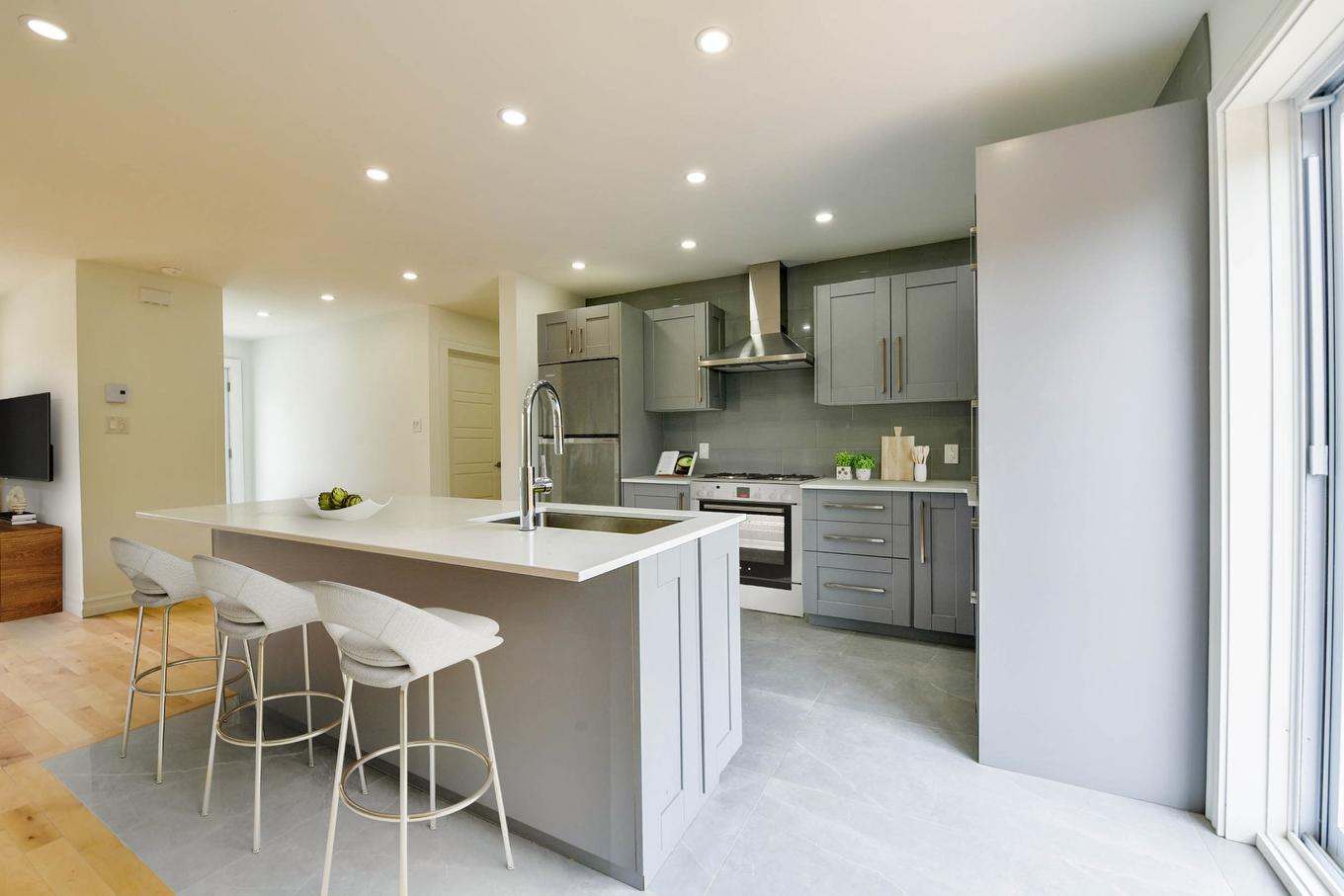 Cuisine - 11291 Route Arthur-Sauvé, Mirabel, QC - Indoor Photo Showing Kitchen With Upgraded Kitchen